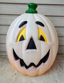 Vintage Pumpkin Blow Mold Halloween Jack O’ Lantern with Light 🎃