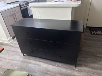 Black 6-Drawer Dresser