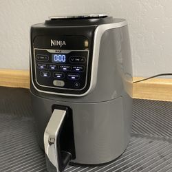 Used Ninja AF101 Air Fryer that Crisps, Roasts, Reheats, & Dehydrates, for Quick, Easy Meals, 4 Quart Capacity, & High Gloss Finish