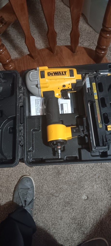 Dewalt 16 Nail Gun