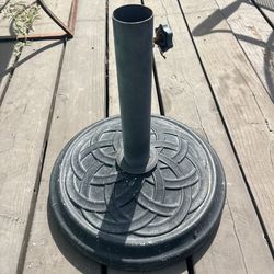 Umbrella stand weight holder