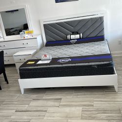 Winter Clearance Sale. Colby White King-Size Bedroom Set Only $599. Easy Finance Option. Same-Day Delivery.