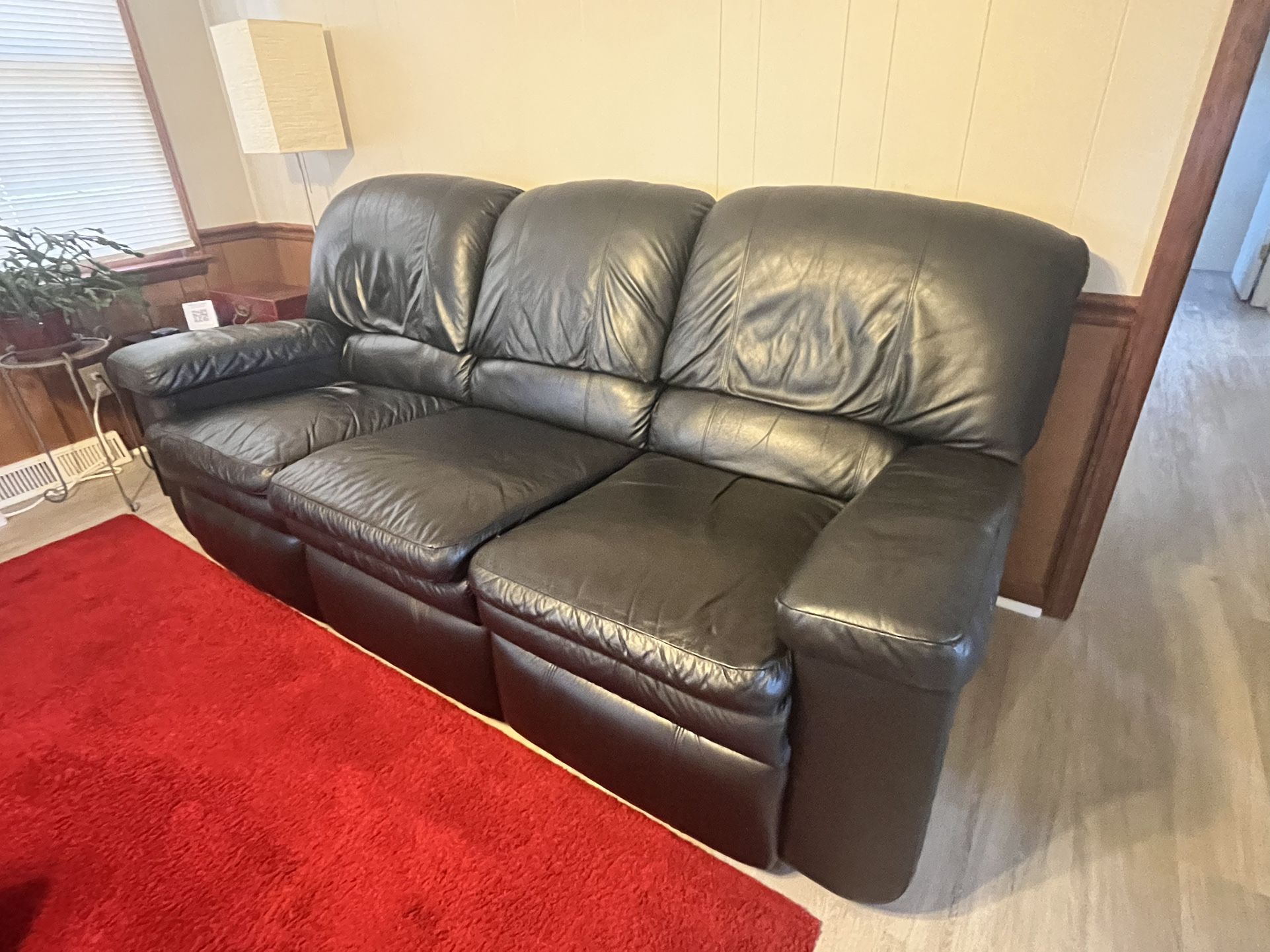 La-Z-Boy  Black Leather Recliner Sofa 