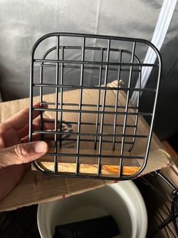 Threshold napkin holder