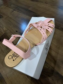 Blush/pink Sandal For Girls Size 4