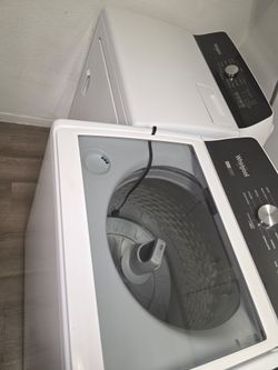 Whirlpool 2in1 washer and dryer set