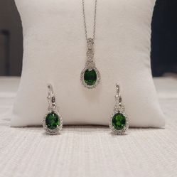 14K Gold Tsavorite Garnet Diamond Earrings & Necklace Set
