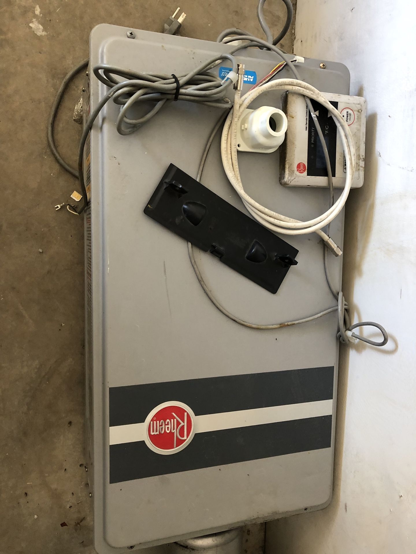 Rheem water heater/$120