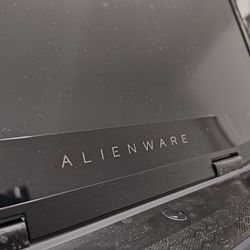 Alienware m17 High-End Gaming Laptop (9th Gen i7, 16 gb RAM, Nvidia GTX 1660)