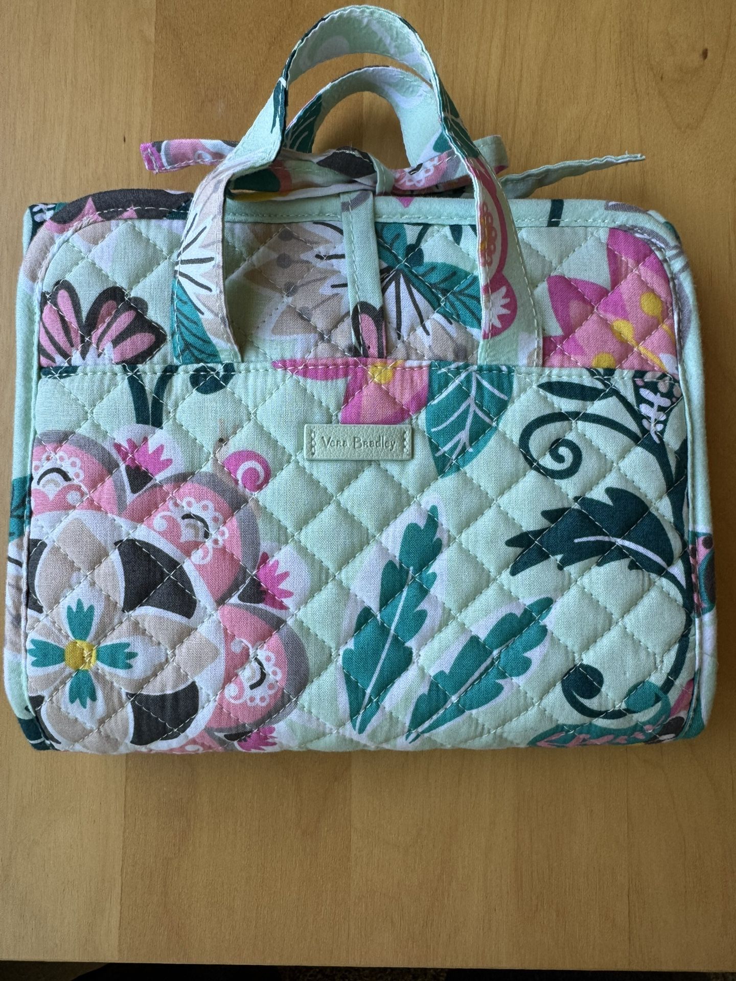 NEW Vera Bradley Hanging Organizer Travel Makeup Bag Mint Flowers Pattern Zipper Compartments