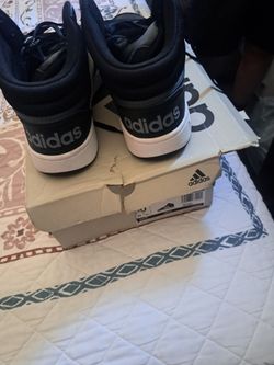 Tenis Adidas Size 10