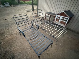 Antique chase lounges