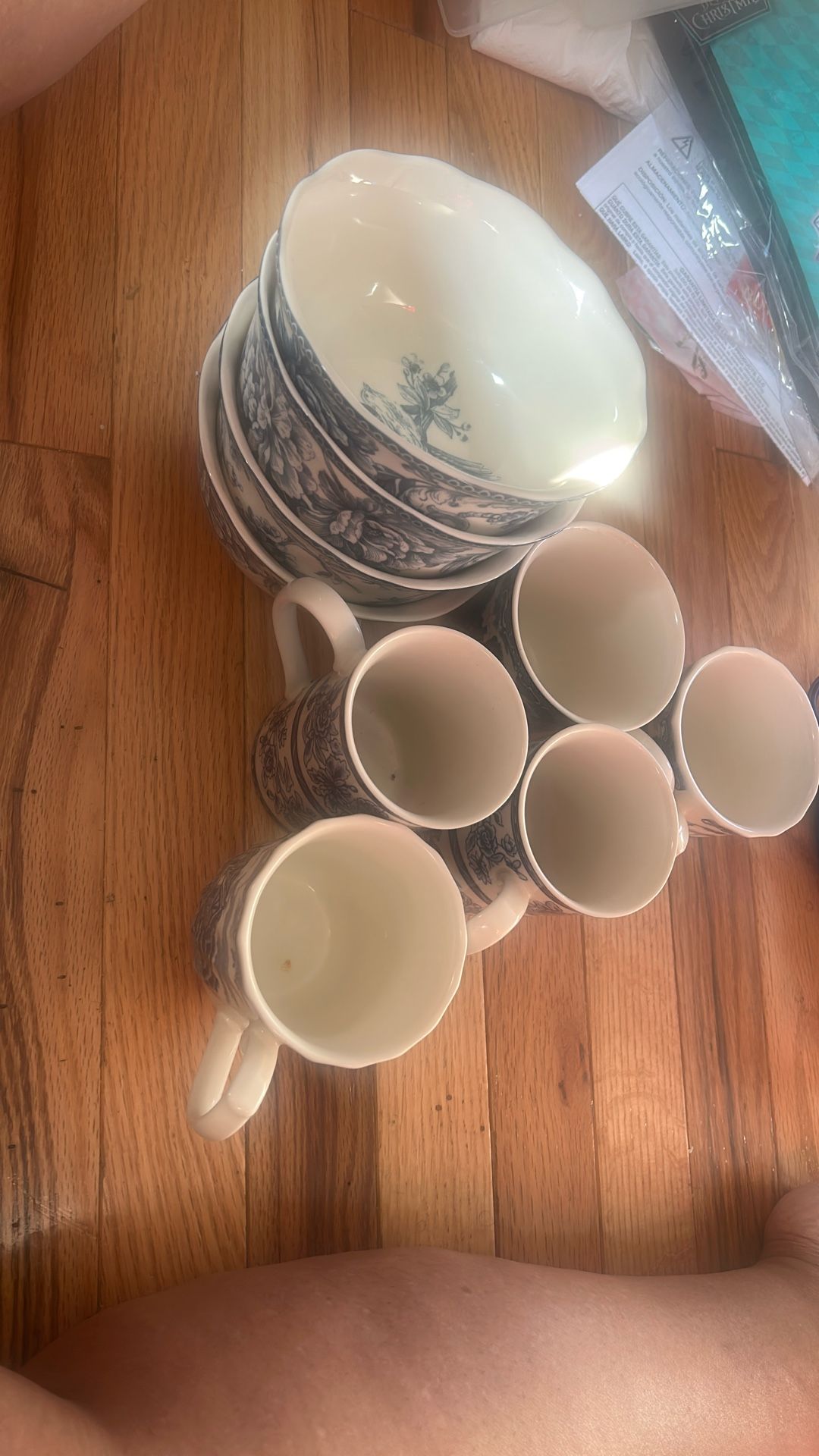4 Bowls and 5 cups - blue & white design