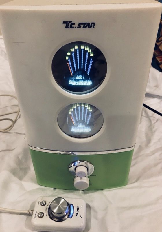 Microphone speaker for karaoke