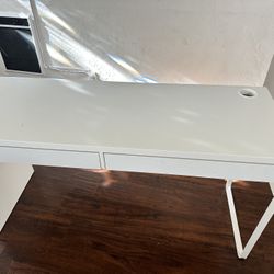 White Desk 