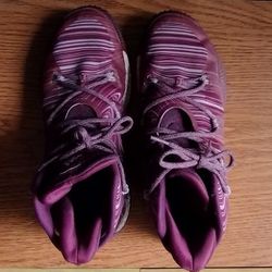 Men's Adidas Tennis Shoes . Size 11 1/2