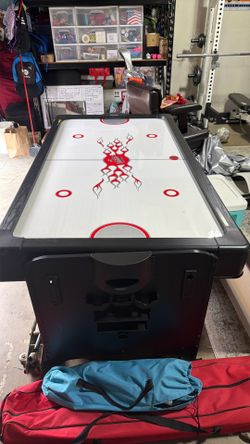 Pool table/ Air hockey/ping pound ( 3 in 1 7 feet pockey table