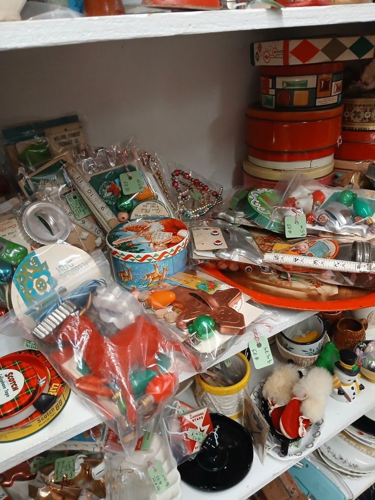 Vintage Christmas, Jewelry, Toys, Antiques, Glassware, Furniture
