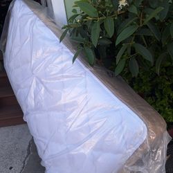 Brand New Twin Matress (New) 