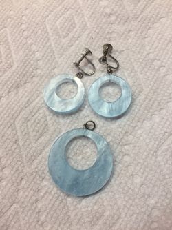 Vintage 70’s earrings and pendant set