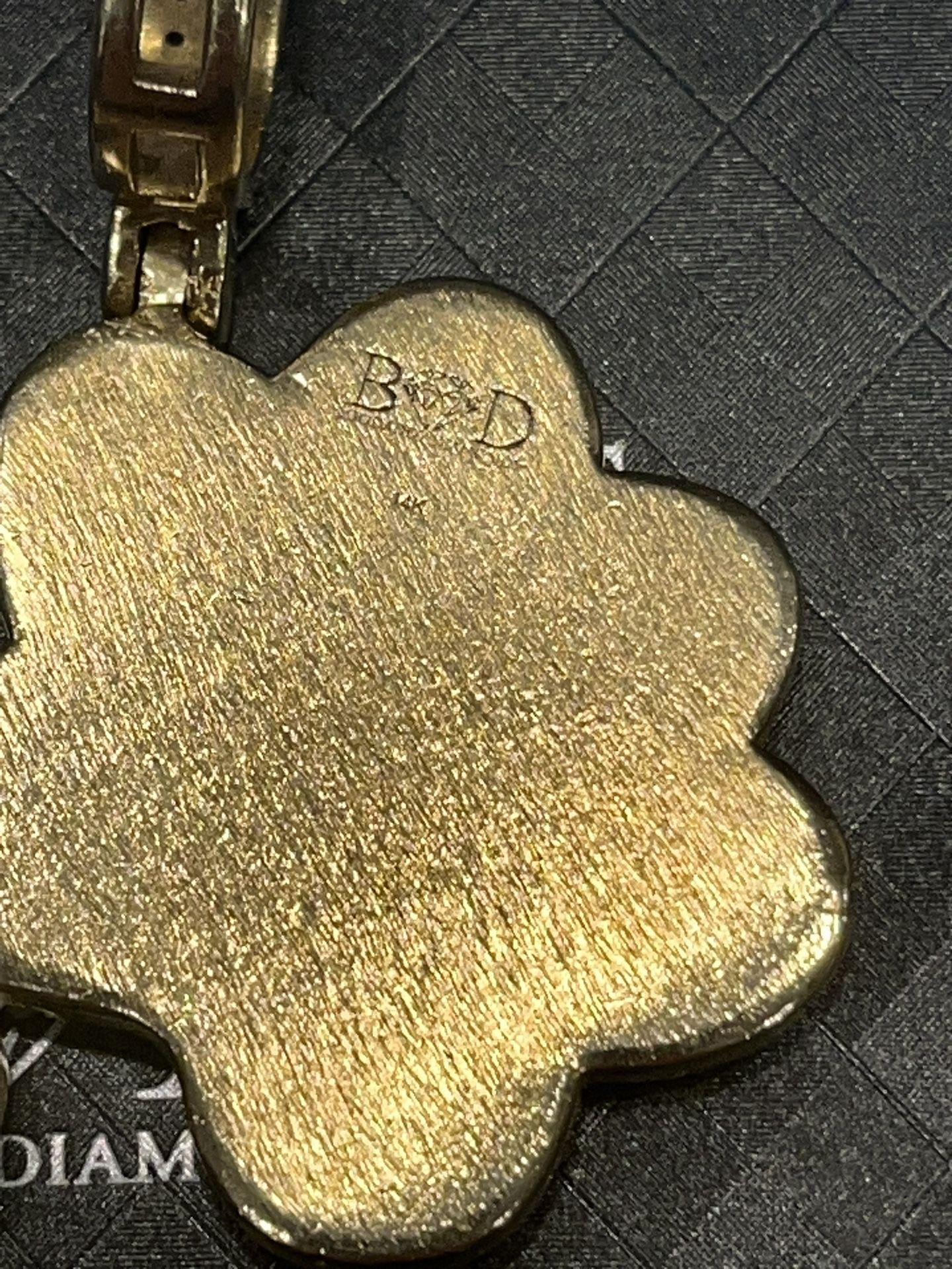 Dog Paw With VVS Diamonds All Around The Paws 14k Gold Pendant