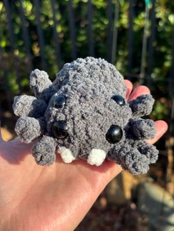 Crochet Dark Grey Jumping Spider 🕷️ handmade