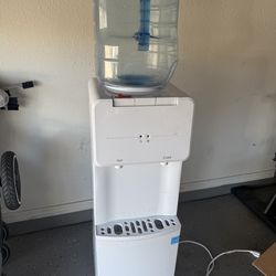 Water dispenser