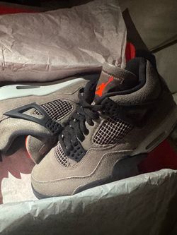 Jordan 4 taupe haze/ infrared brand new men size 7.5