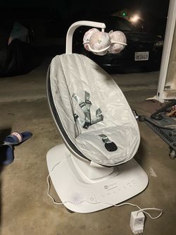 MamaRoo Baby Swing