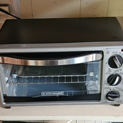 4-Slice Stainless Steel Toaster Oven (Black Decker)