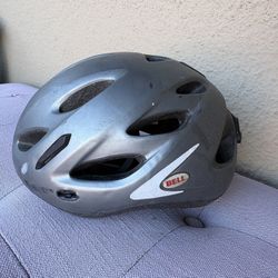 Kids Helmet / Size 54-61cm (aka Ages 7-10ish)