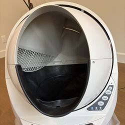 Litter Robot 3 w/ NEW Base, Bonnet and Rubber Liner