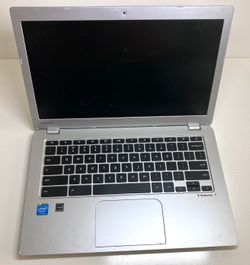 Toshiba 13.3" 16GB Chromebook Old Version With Charger