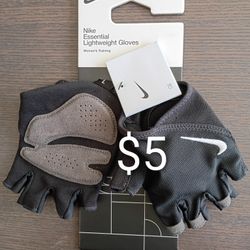 Nike women's exercise gloves size large