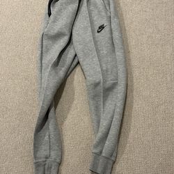 Youth Nike Tech Sweatpants (Grey)