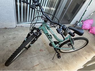 Huffy Rockcreek 26 inch Mountain Bike