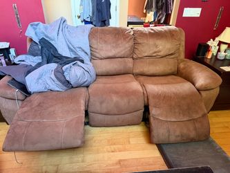 Brown Lazyboy reclining couch