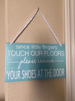 Leave your shoes sign