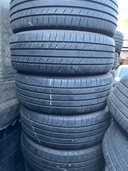 Vendo 225/65/rR17 las 4 llantas Michelin por $170
