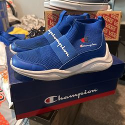 Boys Shoes Size 6