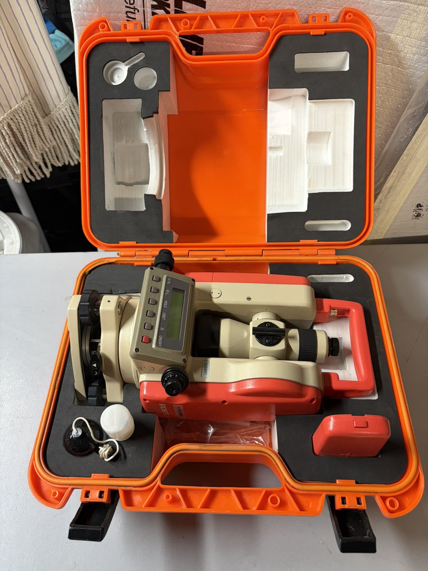 Pentax ETH-320 Digital Theodolite – NEW, In Hard Case–High Accuracy + 30x Optics