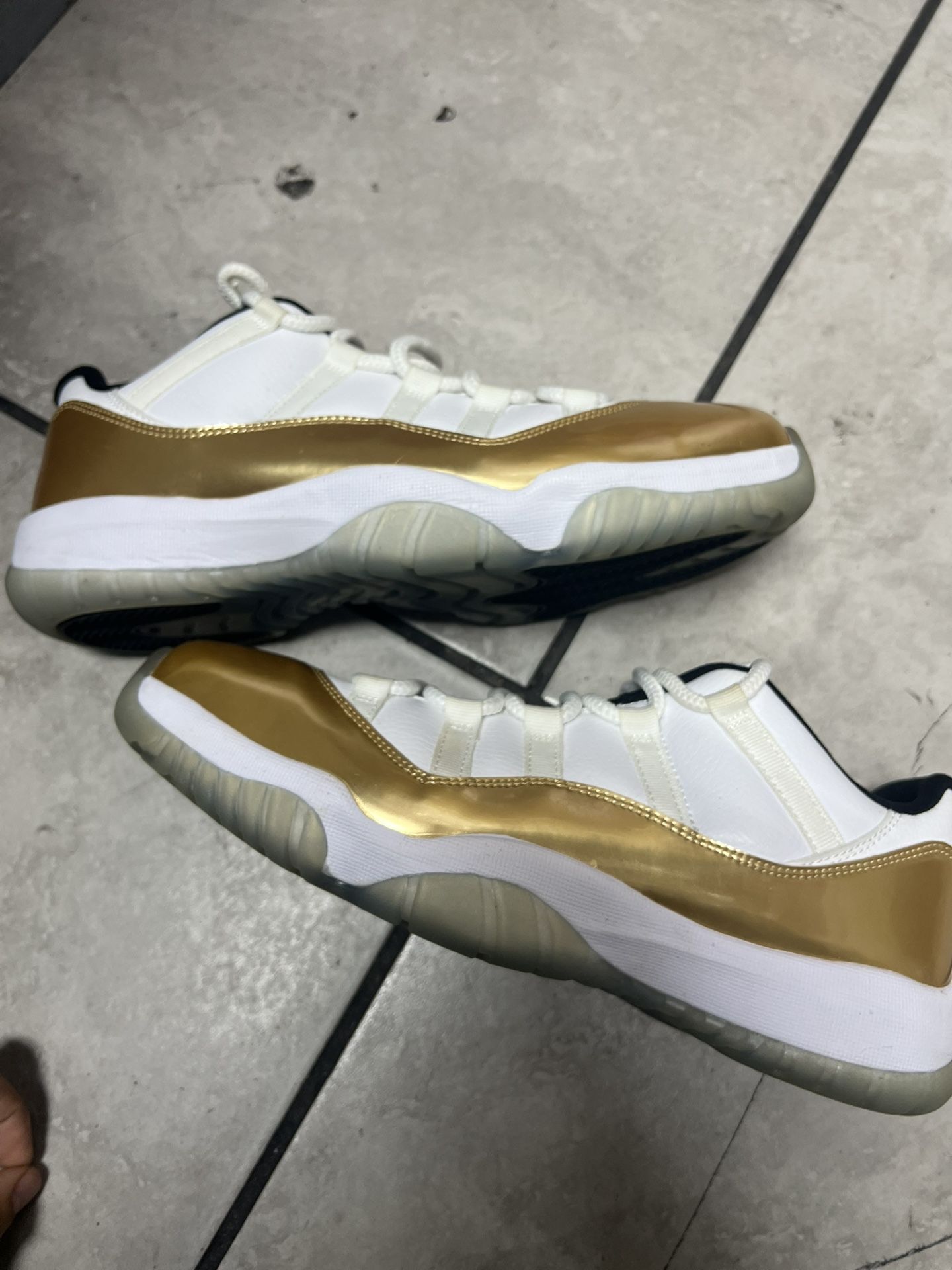 jordan 11 low gold
