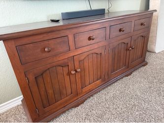 Sideboard / credenza