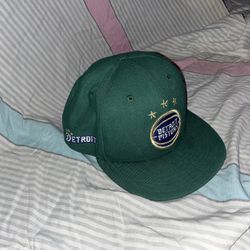 New Era Detroit Pistons Alt Nbace 2022 Fitted Hat