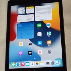 VERY Nice Black APPLE iPad AIR 2 WIFI with 16GB Storage iOS 15