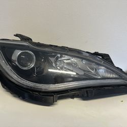 2017-2020 Chrysler Pacifica - Passenger Side Headlight