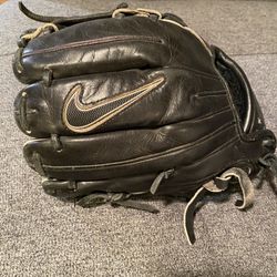 Excellent Condition Nike Elite 11.25 Infield Baseball Glove