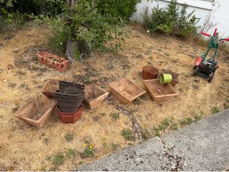 Plant pots baskets humingbird feeders