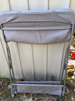 Foldable baby changing table