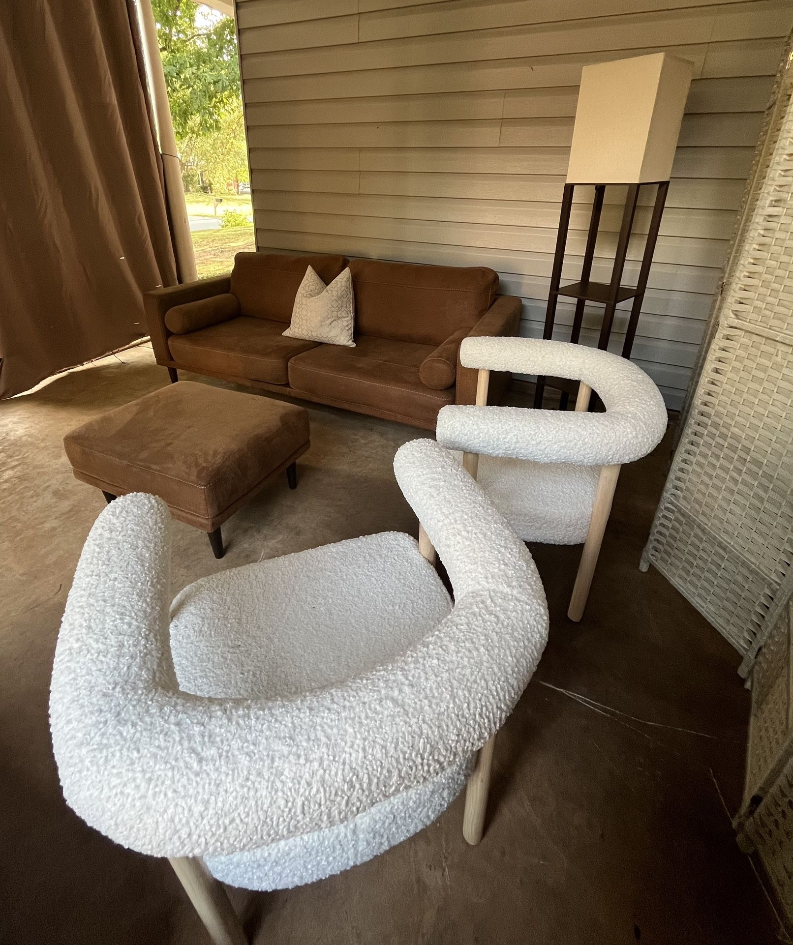 LivingRoom Set (can Deliver)